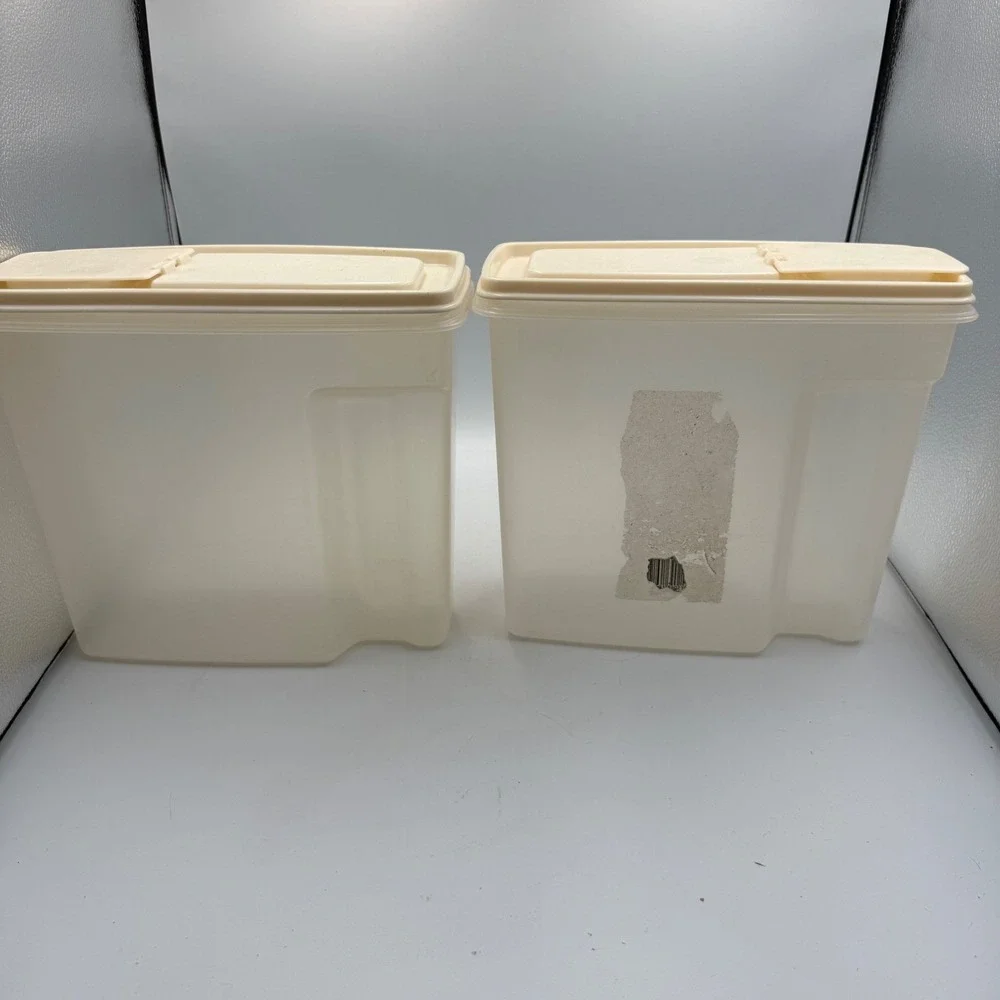 Rubbermaid Servin Saver 21 Cup Cereal Canister Set of 2 Vintage Almond 5.0L 0843